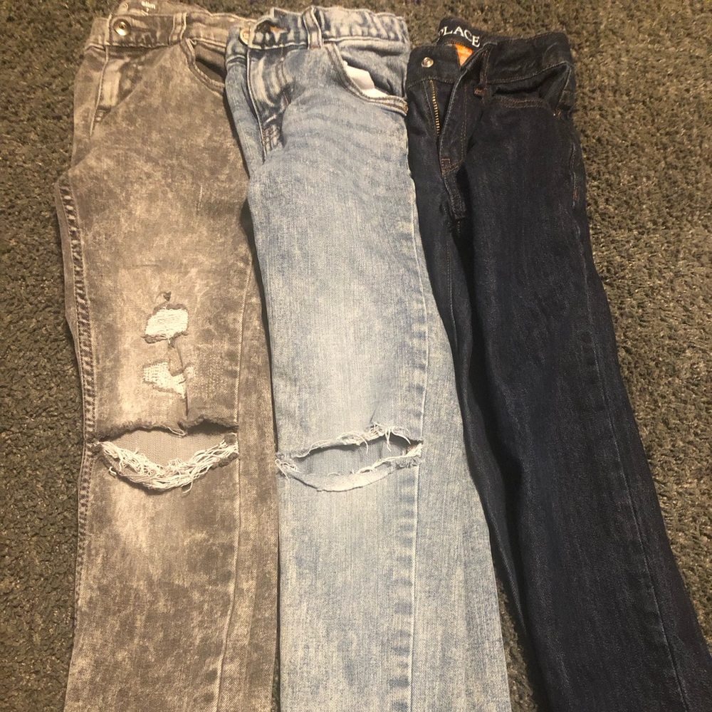 3 pair of boys size 7 jeans.